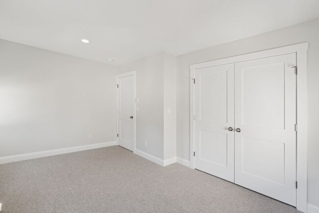 Building Photo - 2 Hoxton Ln