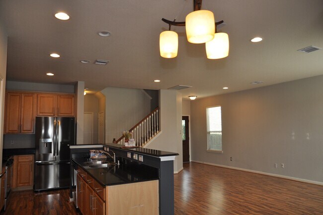 Building Photo - 16018 Limestone Lake Dr