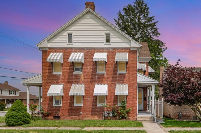 Building Photo - 303 Ridge Ave