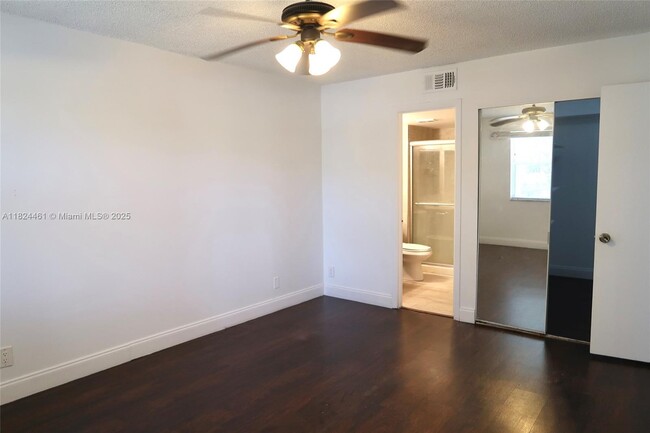 Building Photo - 8801 Wiles Rd