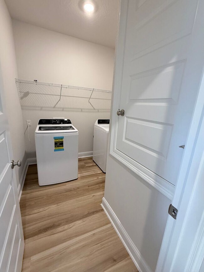 Building Photo - 28073 Hallow Trl