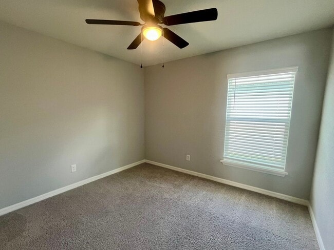Building Photo - Beautiful 4-Bedroom Home in Saint Cloud – ...
