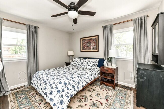 Building Photo - 1015 Woods Pl