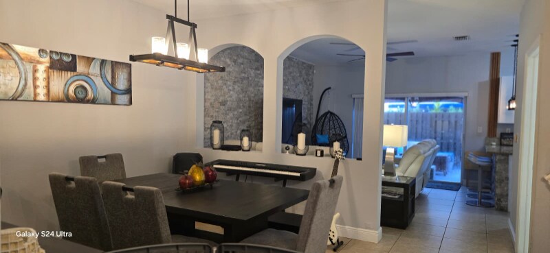 Building Photo - 5109 SW 141st Ave