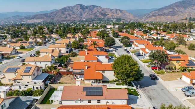 Building Photo - COMING SOON - Beautiful Highland Home