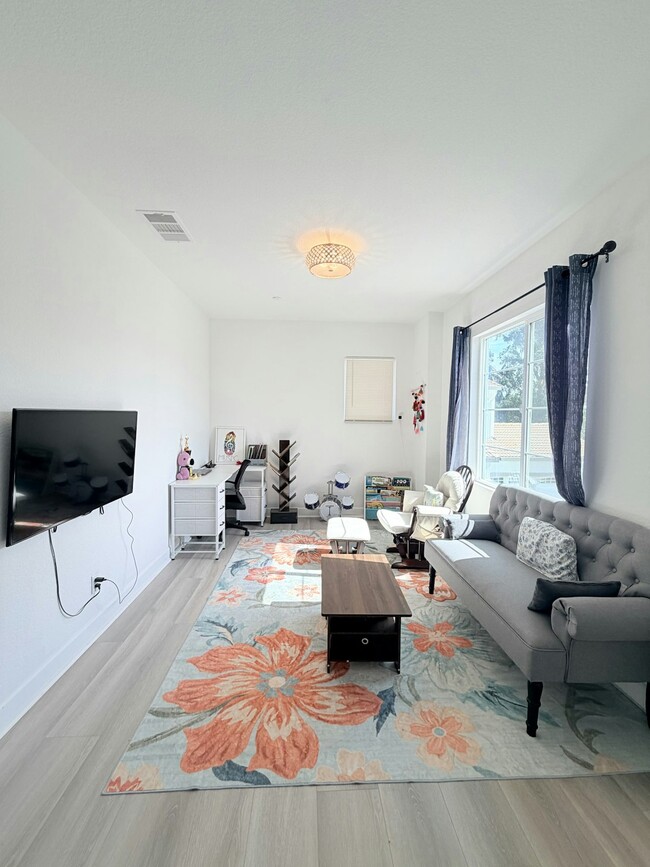 Building Photo - 2276 Acero Ct