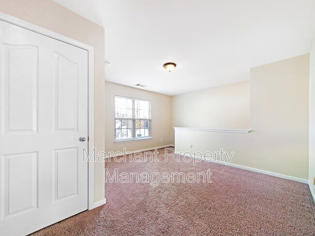 Building Photo - 9 Sunfield Ct