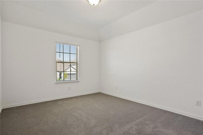 Building Photo - 613 Silent Crk Cv