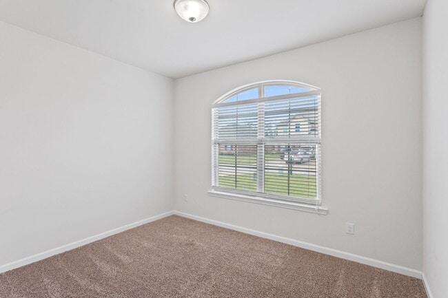 Building Photo - 2432 Fenimore Loop