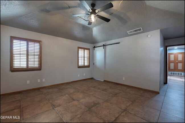 Building Photo - 6412 Via Aventura Dr