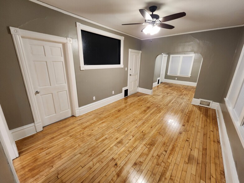 Building Photo - 1513 S 63rd St