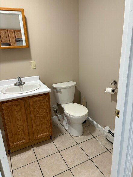 Building Photo - 97 Main St