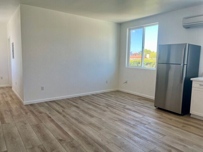 Building Photo - New 3 Bedrooms 2 Baths Apt. in Kensington