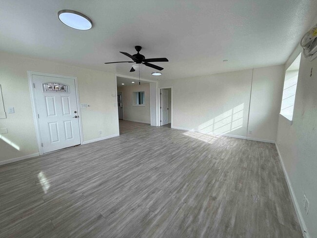 Building Photo - 2/3 Bedroom in Orangevale