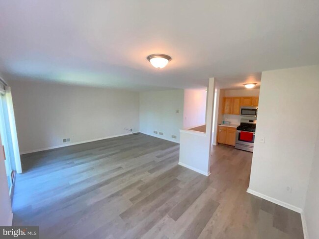 Building Photo - 102 Orchid Ln