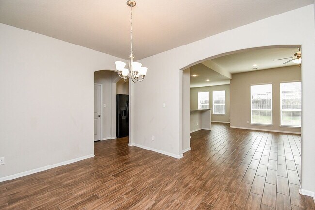 Building Photo - 4442 Buentello Dr
