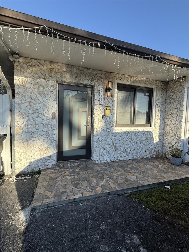 Primary Photo - 3098 NW 20th Ct