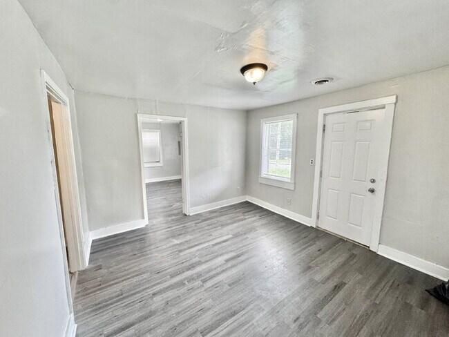 Building Photo - 478 Dixie Rd