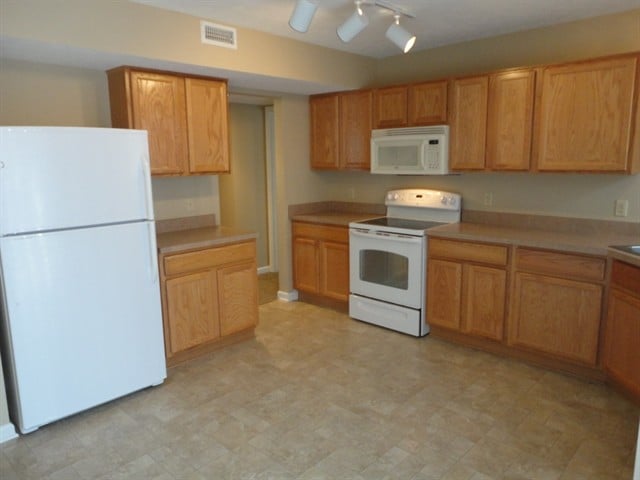 Building Photo - 8364 Chesterhill Ln