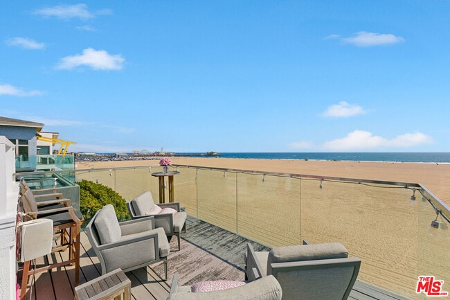 Building Photo - 1341 Palisades Beach Rd