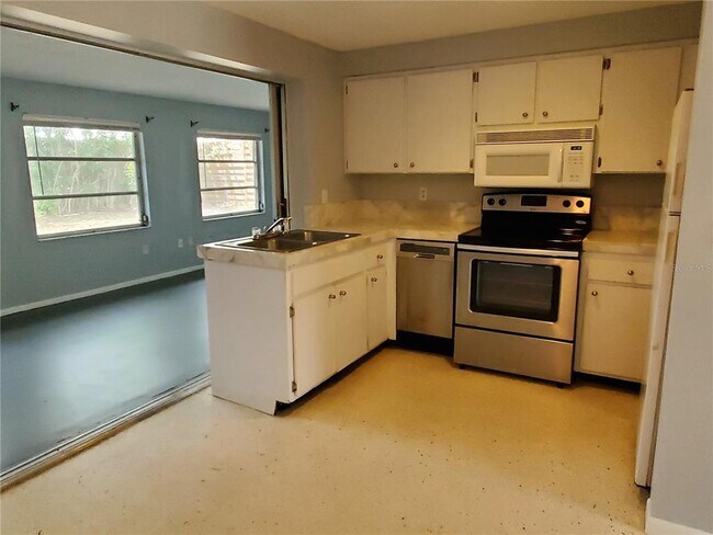 Building Photo - 4626 Hunter Ridge Dr