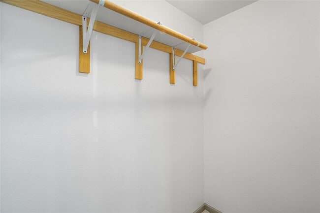 Building Photo - 10615 Briar Forest Dr