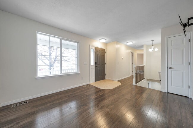 Building Photo - 5763 Ophelia Ln