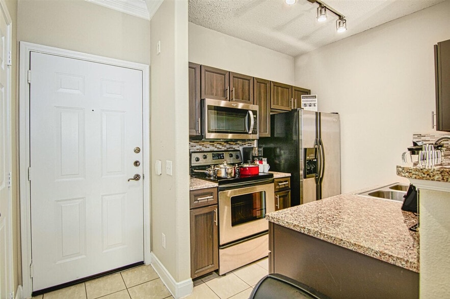 Building Photo - 2024 Post Oak Blvd