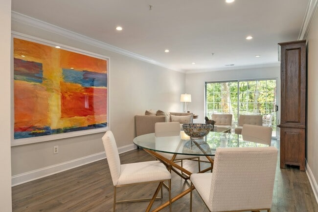 Building Photo - 141 Riveredge Dr