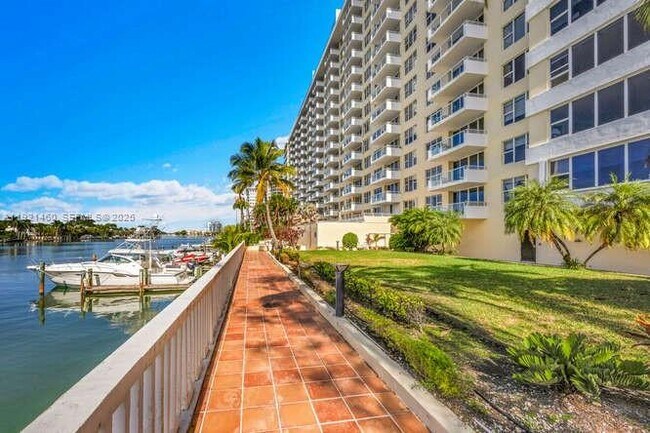 Building Photo - 5600 Collins Ave