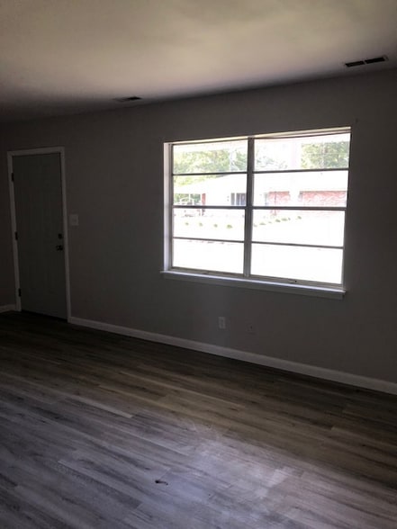 Building Photo - 50 Lc Dr