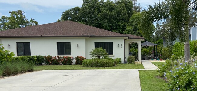 Building Photo - 4400 Vanda Dr