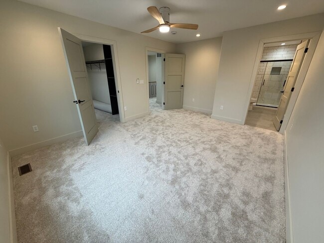 Building Photo - 6711-6715 New Town Ave.