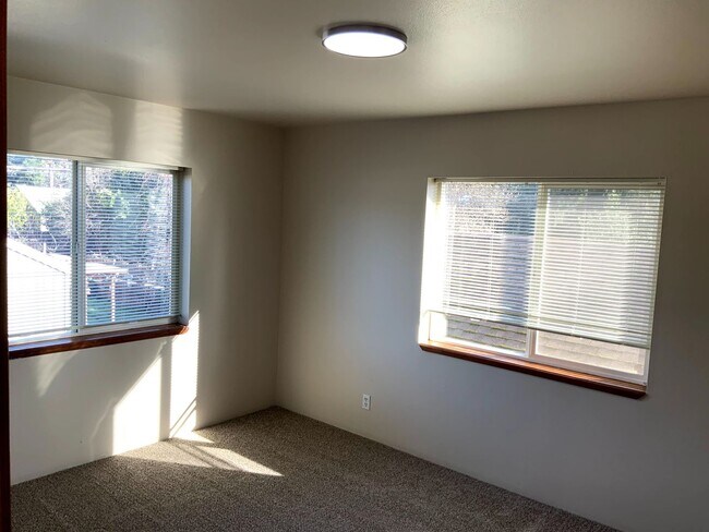 Building Photo - 2 Bedroom in Bethel-Danebo Area