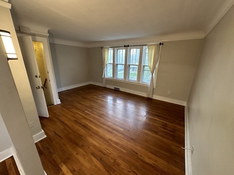 Main Room - 260 Spencer St