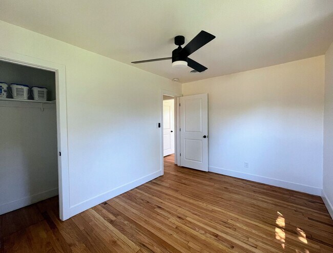 Building Photo - 207 N 17th St
