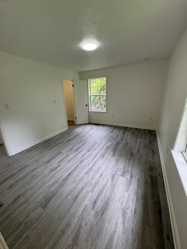 Building Photo - 3037 Summer Lake Dr