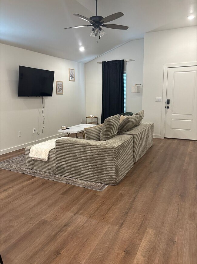 Building Photo - Move In Today & Receive 1 Month Free on a 15-Month Lease