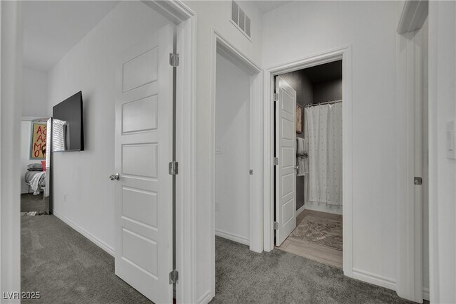 Building Photo - 8907 Roadrunner Ravine St