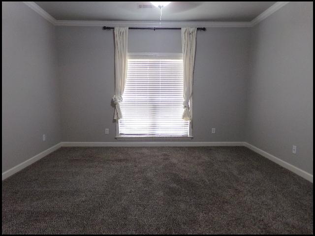 Building Photo - 37 Woodridge Dr