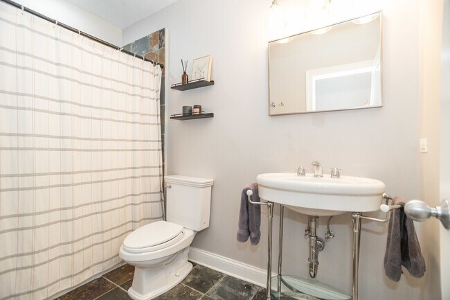 Building Photo - 1324 W Pratt Blvd