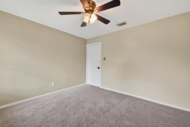 Building Photo - 2918 Colonel Ct Dr