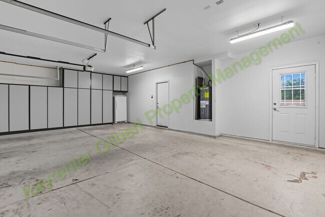 Building Photo - 5 bed / 2.5 bath Home in the San Tan Heigh...