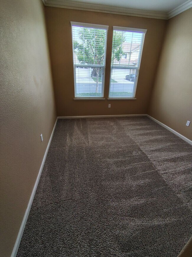 Building Photo - 13606 Brook Way