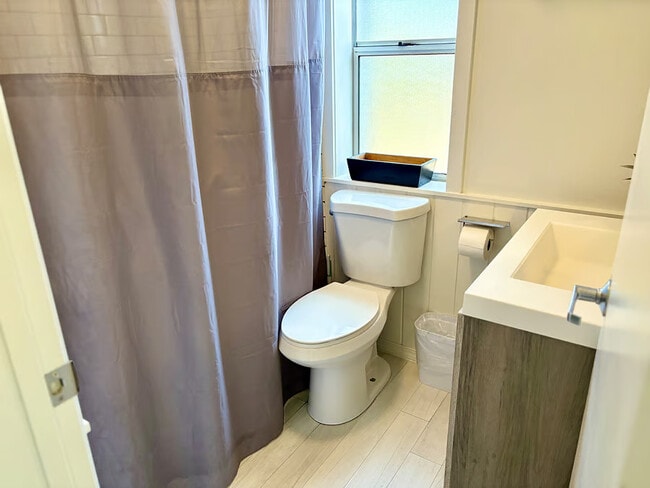 Building Photo - 4755 N Pearl St