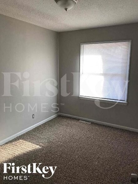 Building Photo - 6217 E 95th Terrace