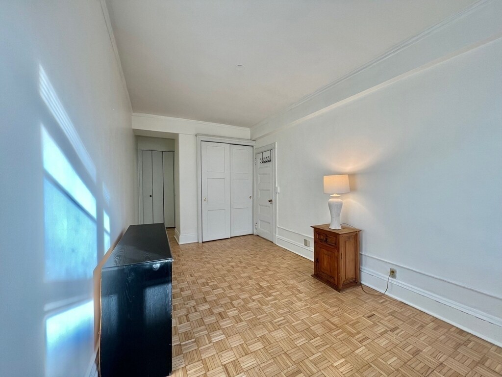 Building Photo - 21 Beacon St