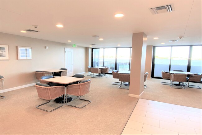 Building Photo - 1200 S Flagler Dr