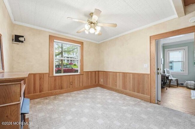 Building Photo - 144 Crestwood Ave