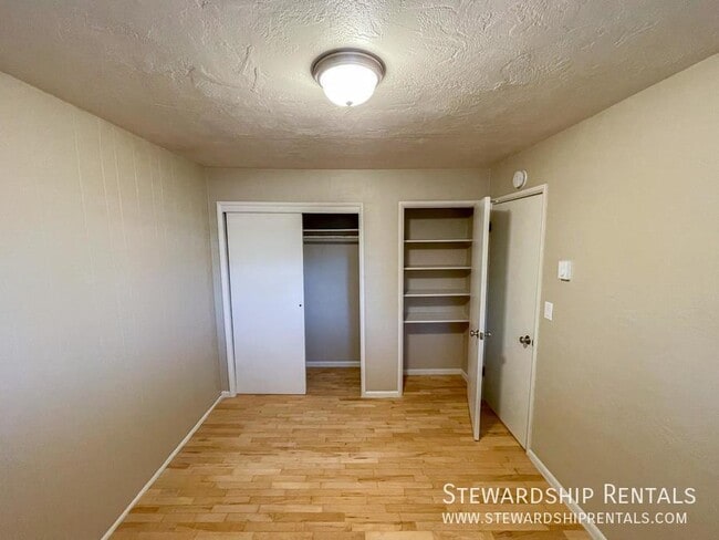 Building Photo - 2120 W 18th Ave